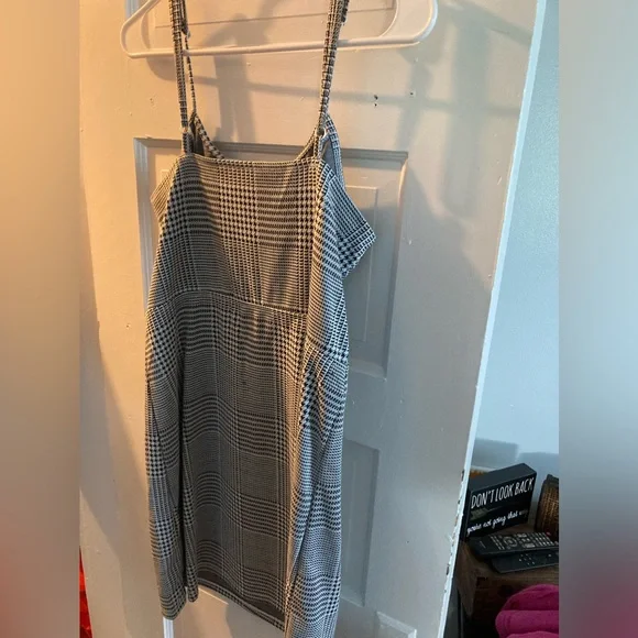 Summer Dress - Picture 2 of 8